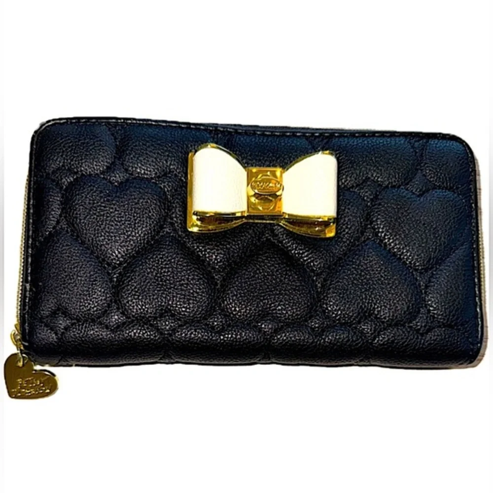 Betsey Johnson Zip Around Wallet Black  Quilted Hearts White Gold Metal Bow